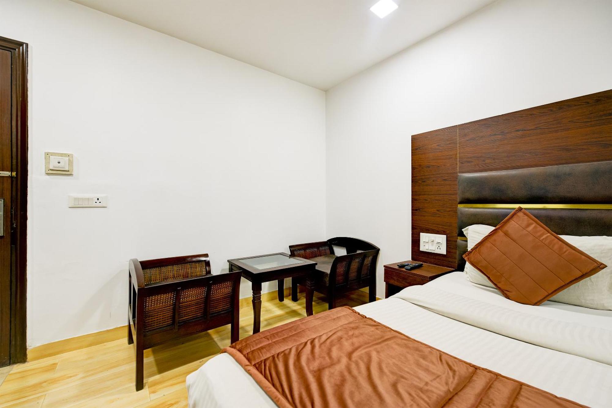Staybook South Delhi Neu-Delhi Exterior foto