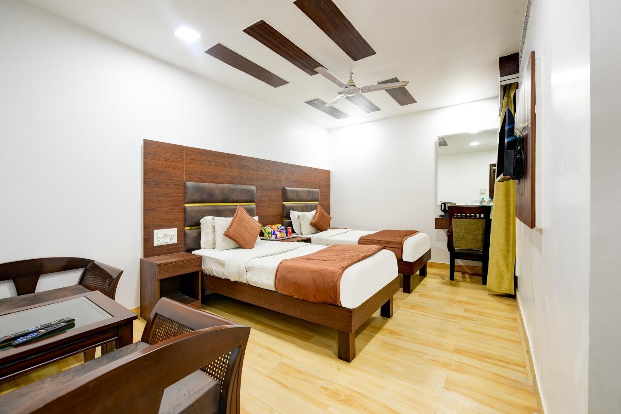 Staybook South Delhi Neu-Delhi Exterior foto