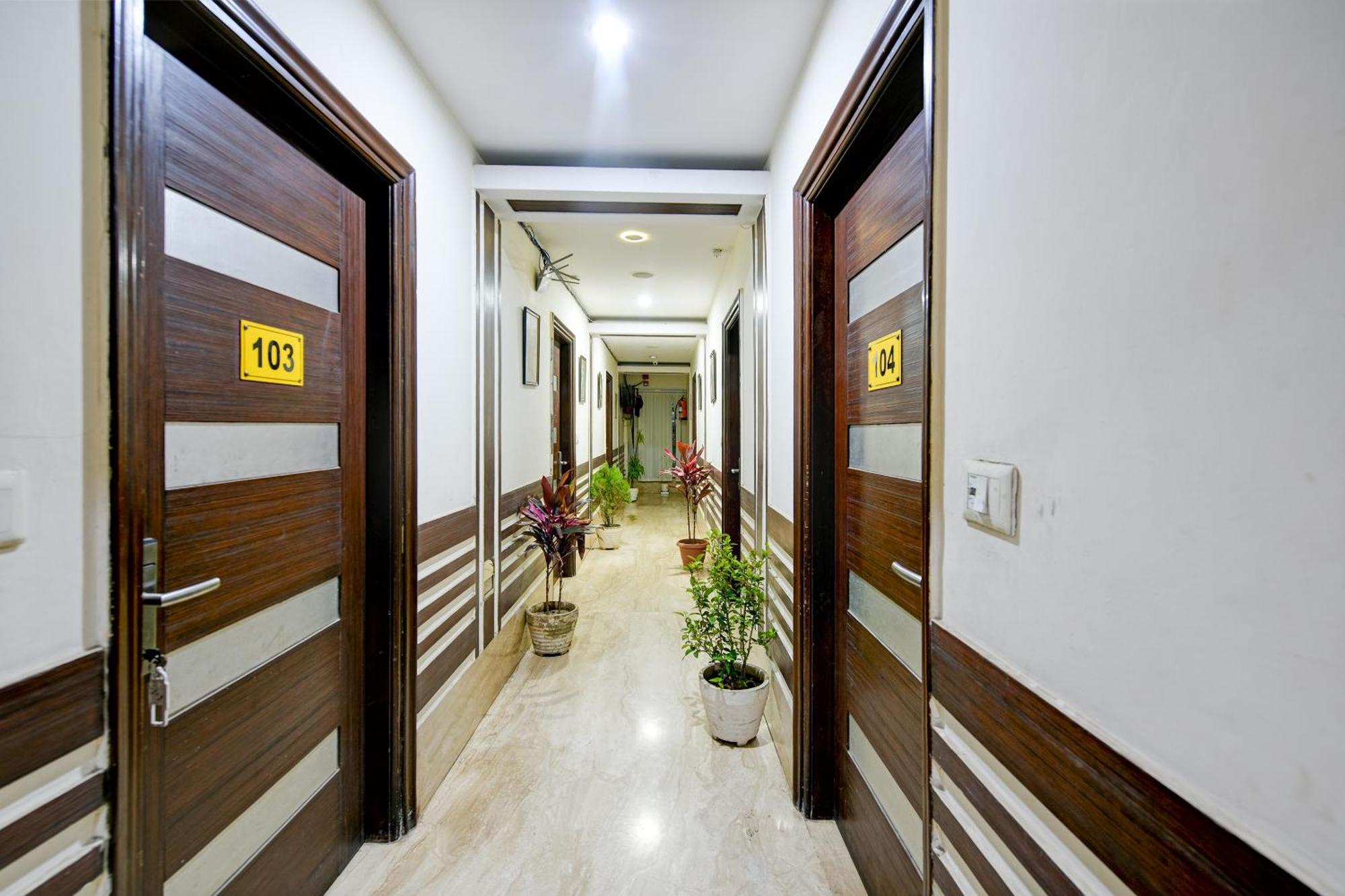 Staybook South Delhi Neu-Delhi Exterior foto