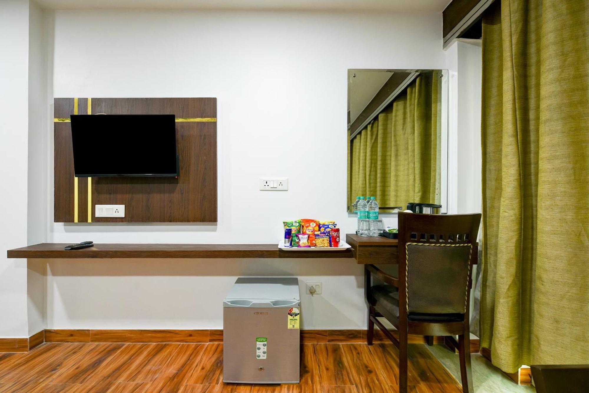 Staybook South Delhi Neu-Delhi Exterior foto